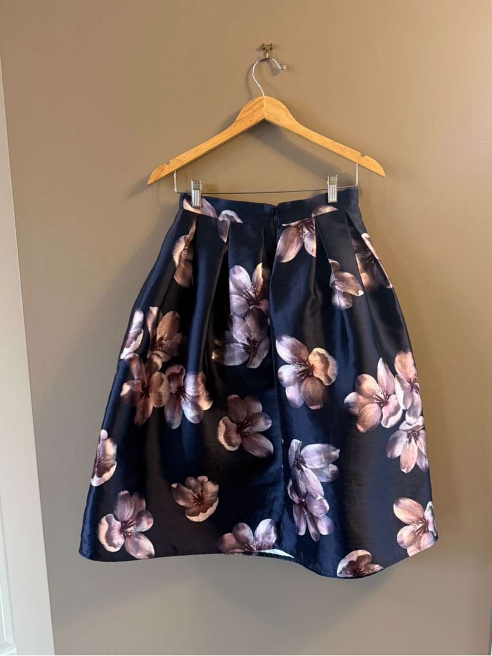 Chelsea Floral Skirt – Size Small – Honey Boutique - Picture 4 of 5